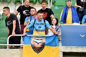 Teams of Ukraine and England arrive at Wroclaw stadium